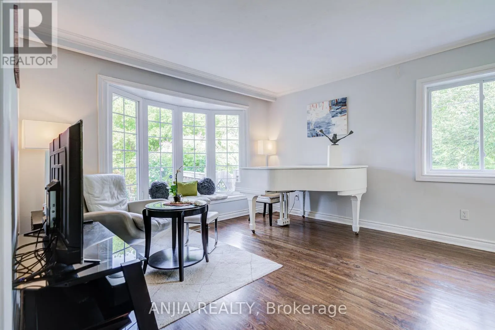 5 BEAVERTON ROAD S