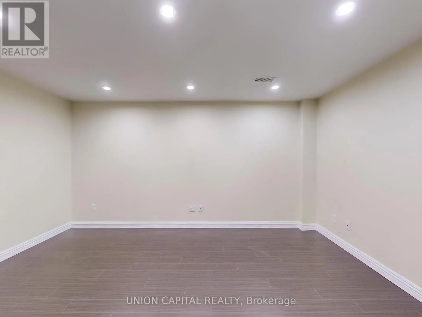 143 HALTERWOOD CIRCLE