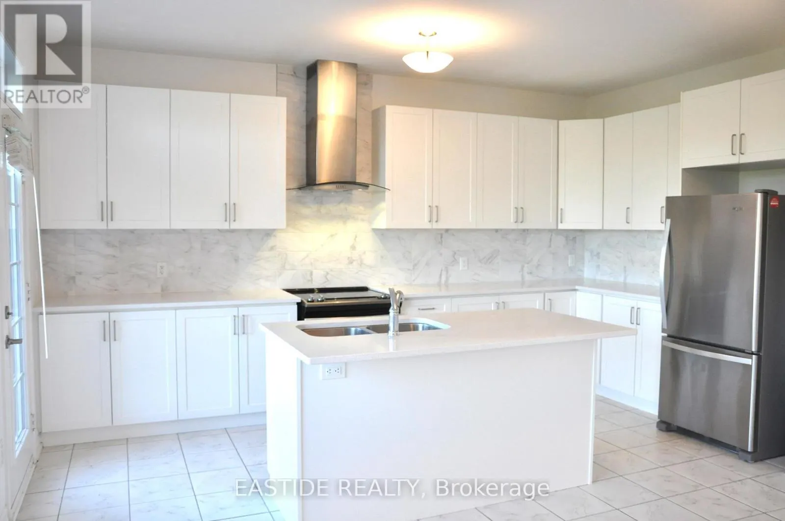 156 FRANK KELLY DRIVE
