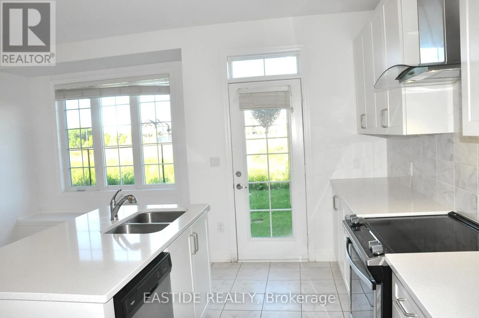 156 FRANK KELLY DRIVE