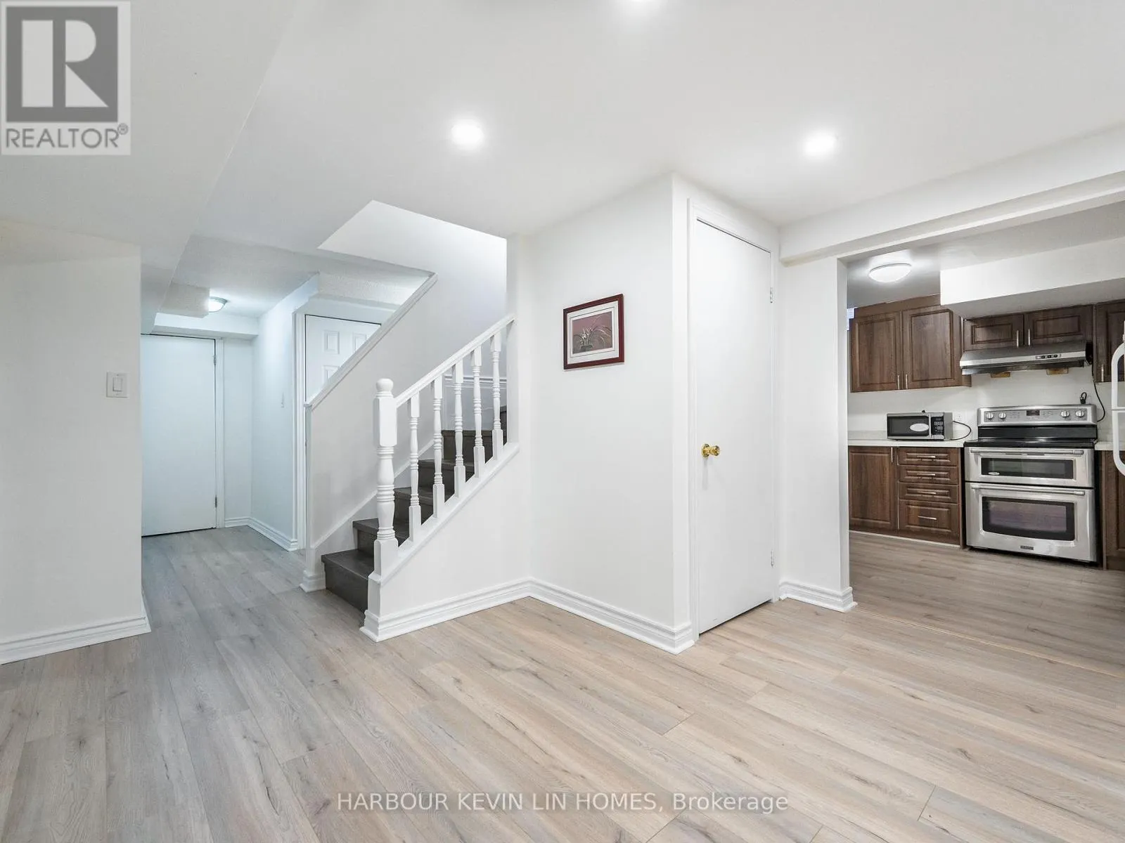 39 KEW GARDENS