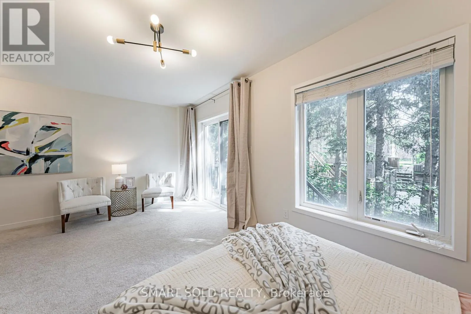 17 ARMILLO PLACE