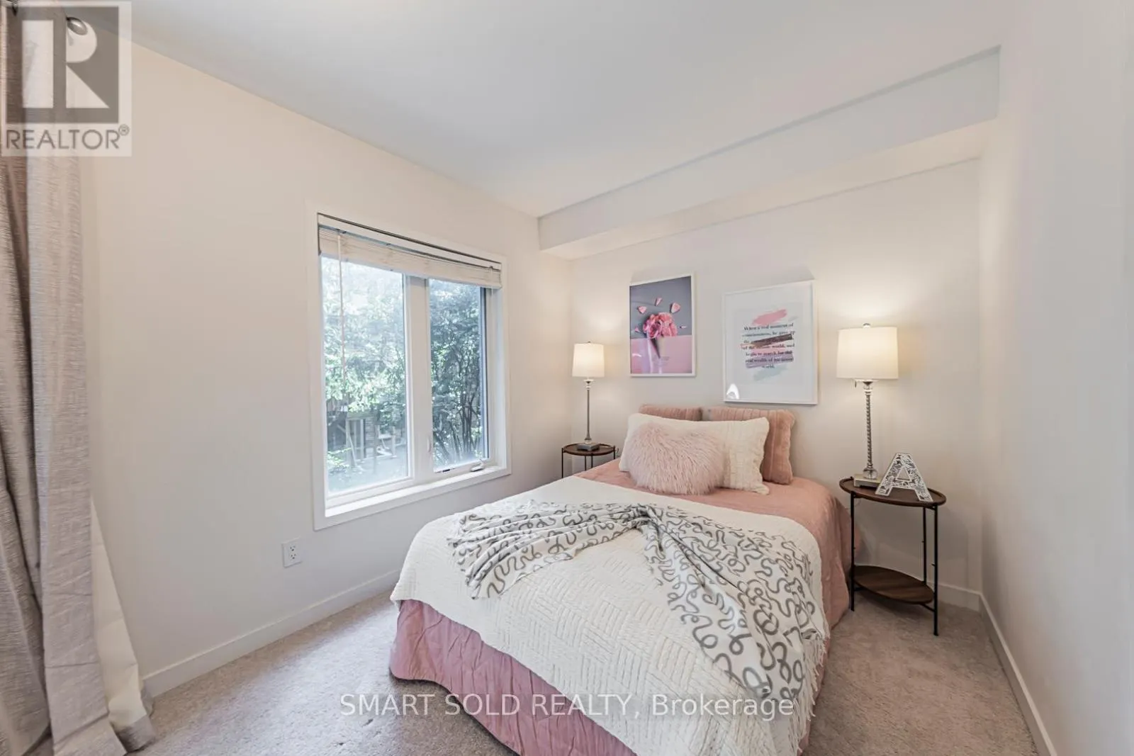 17 ARMILLO PLACE
