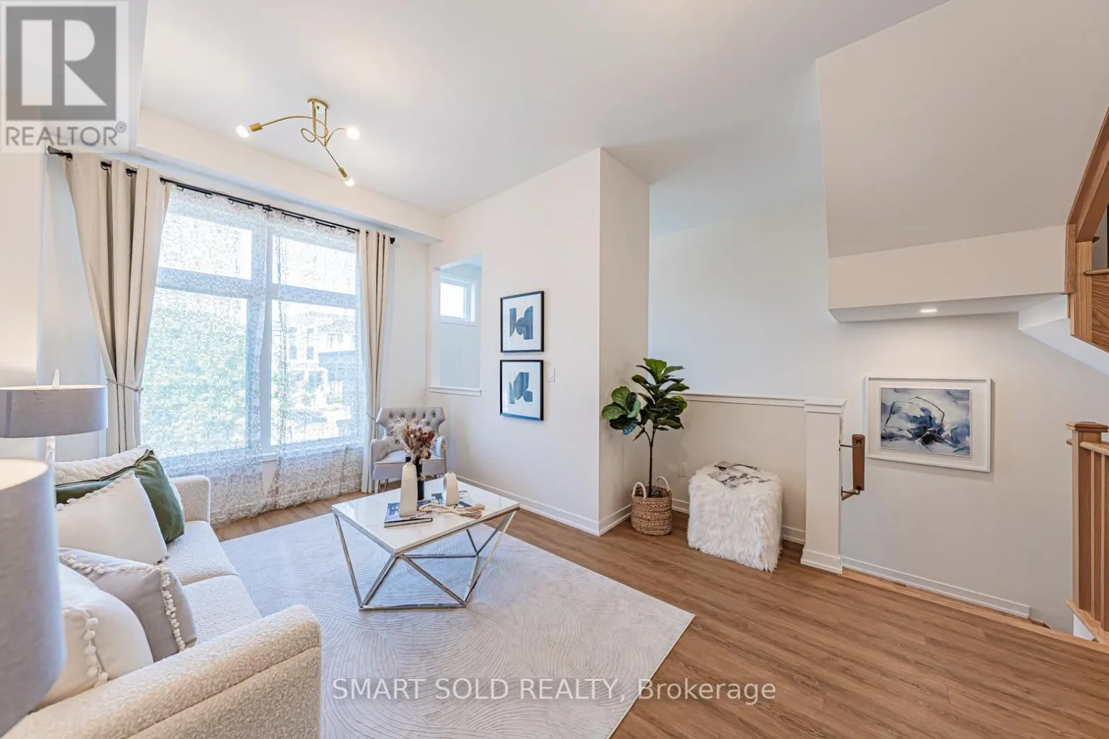 17 ARMILLO PLACE