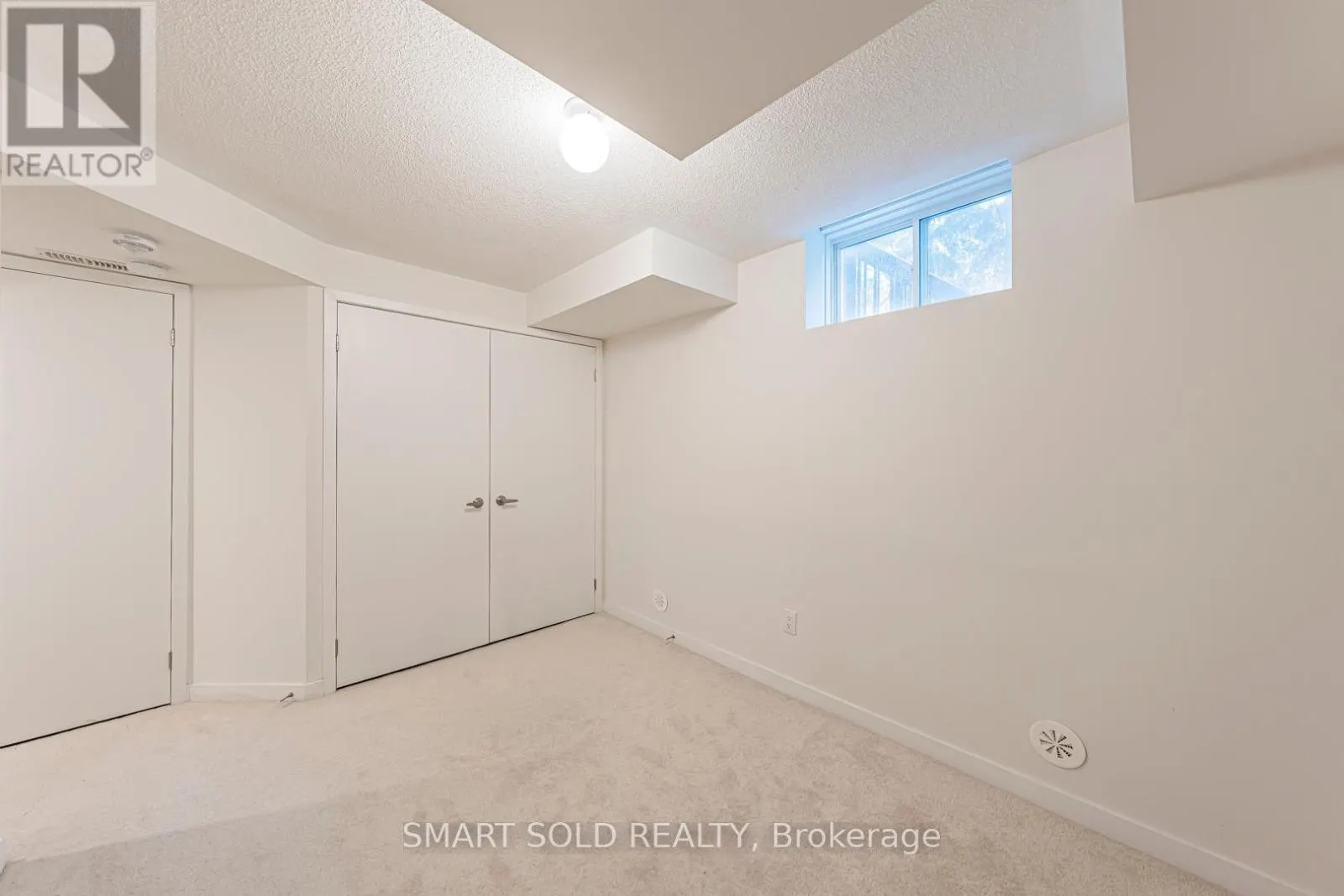 17 ARMILLO PLACE