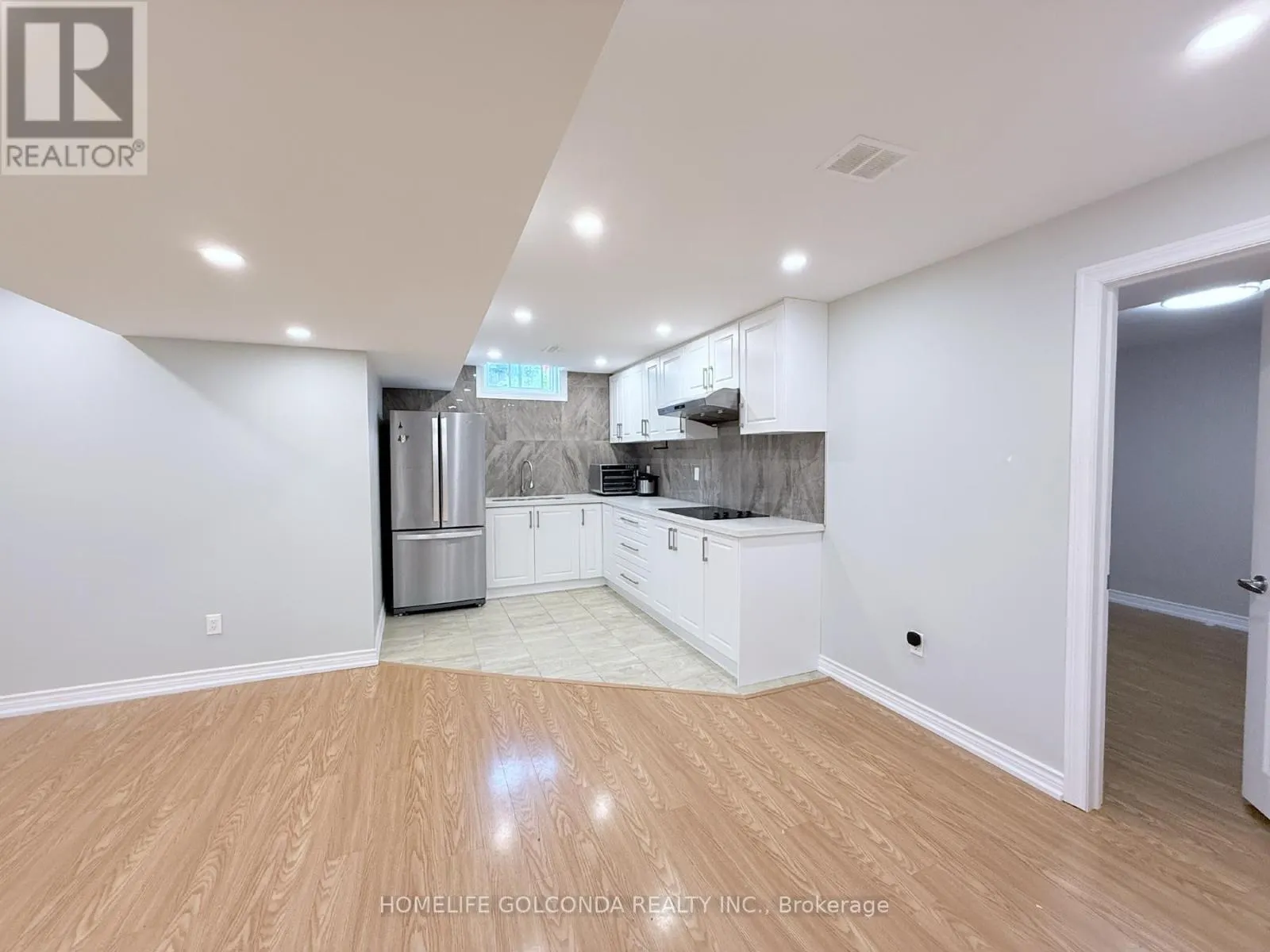 166 HILLCROFT DRIVE