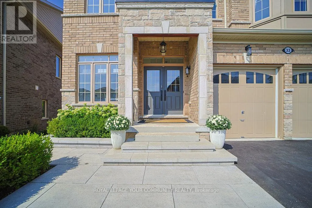 33 DEEPWOOD CRESCENT