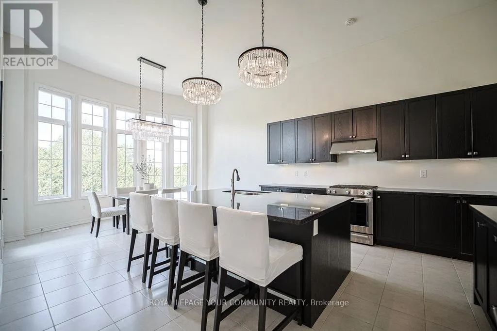 33 DEEPWOOD CRESCENT