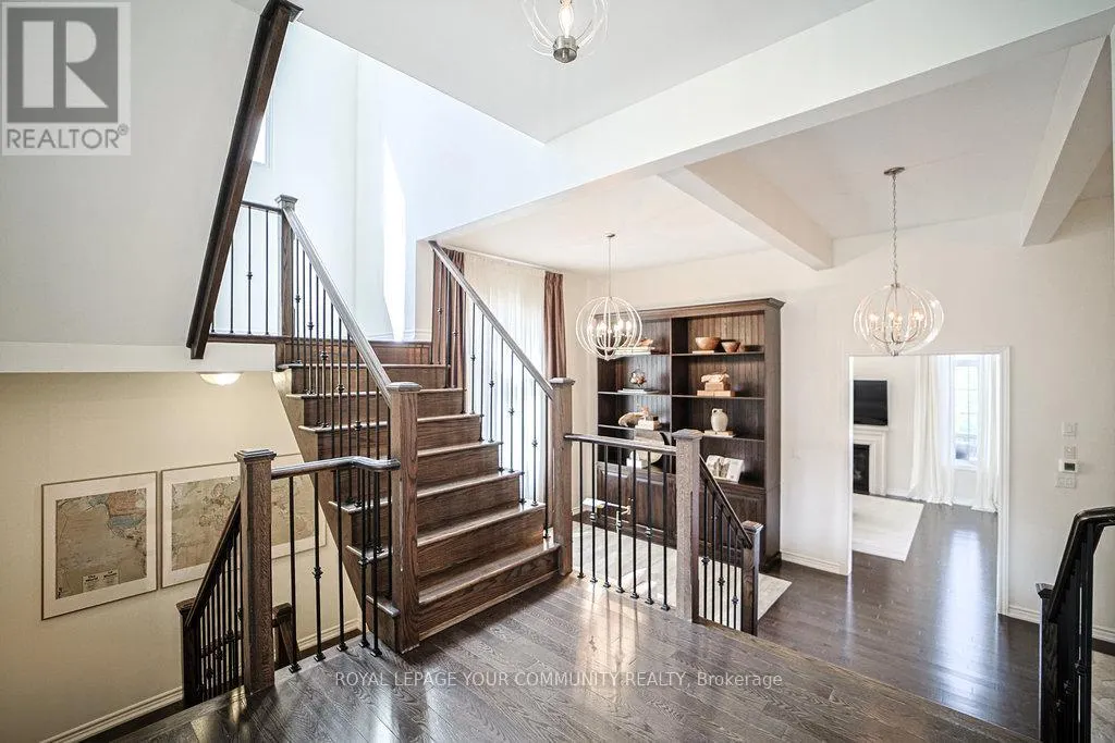 33 DEEPWOOD CRESCENT