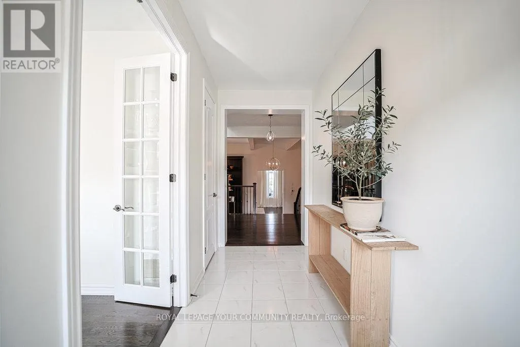 33 DEEPWOOD CRESCENT