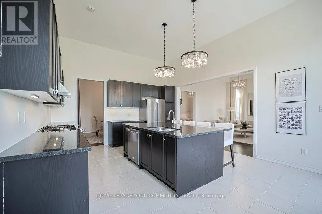 33 DEEPWOOD CRESCENT
