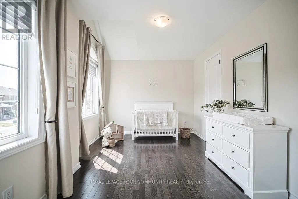 33 DEEPWOOD CRESCENT