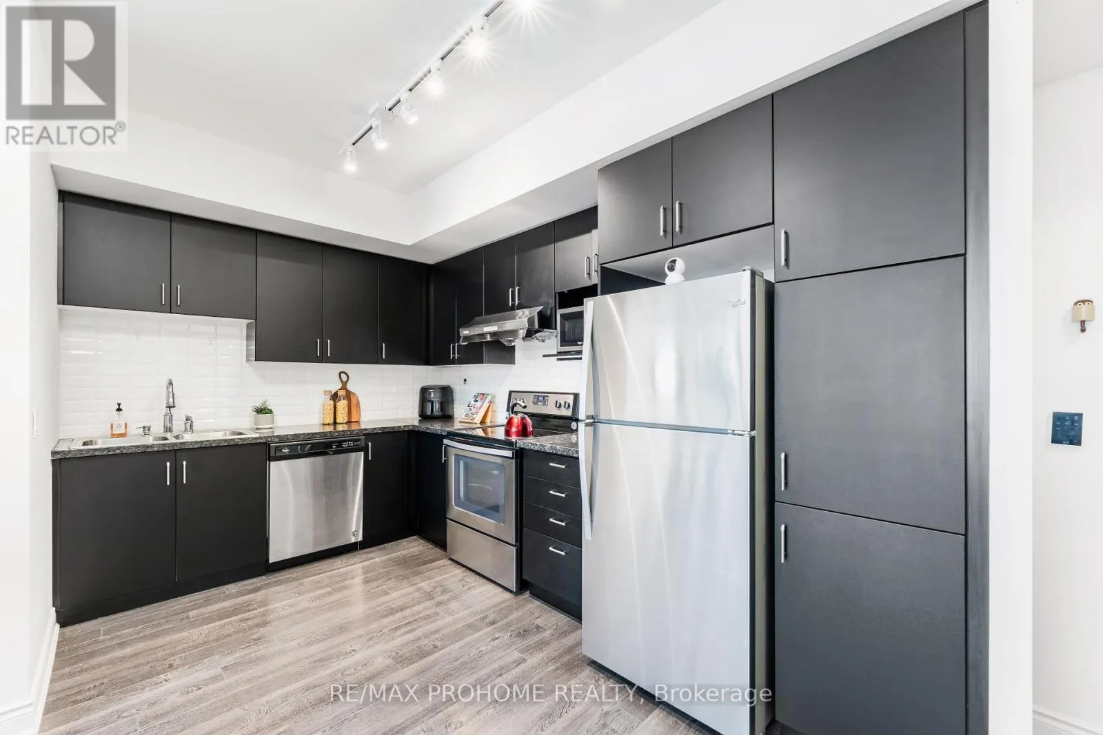 1112 - 33 CLEGG ROAD