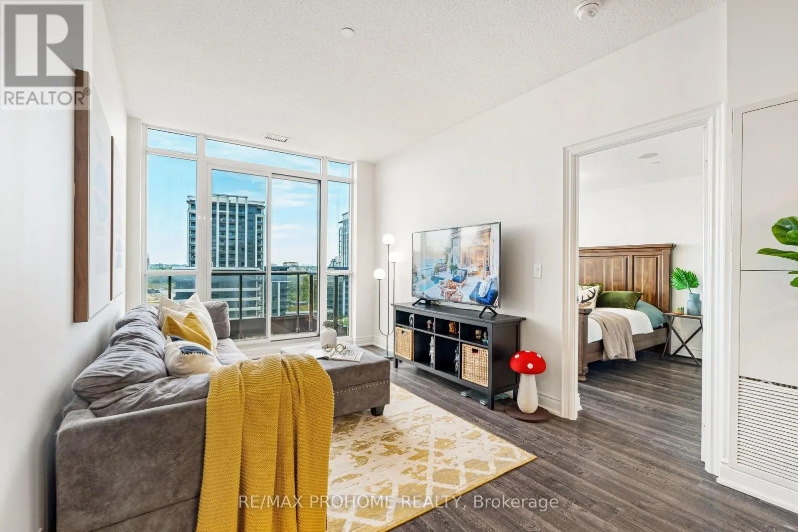 1112 - 33 CLEGG ROAD