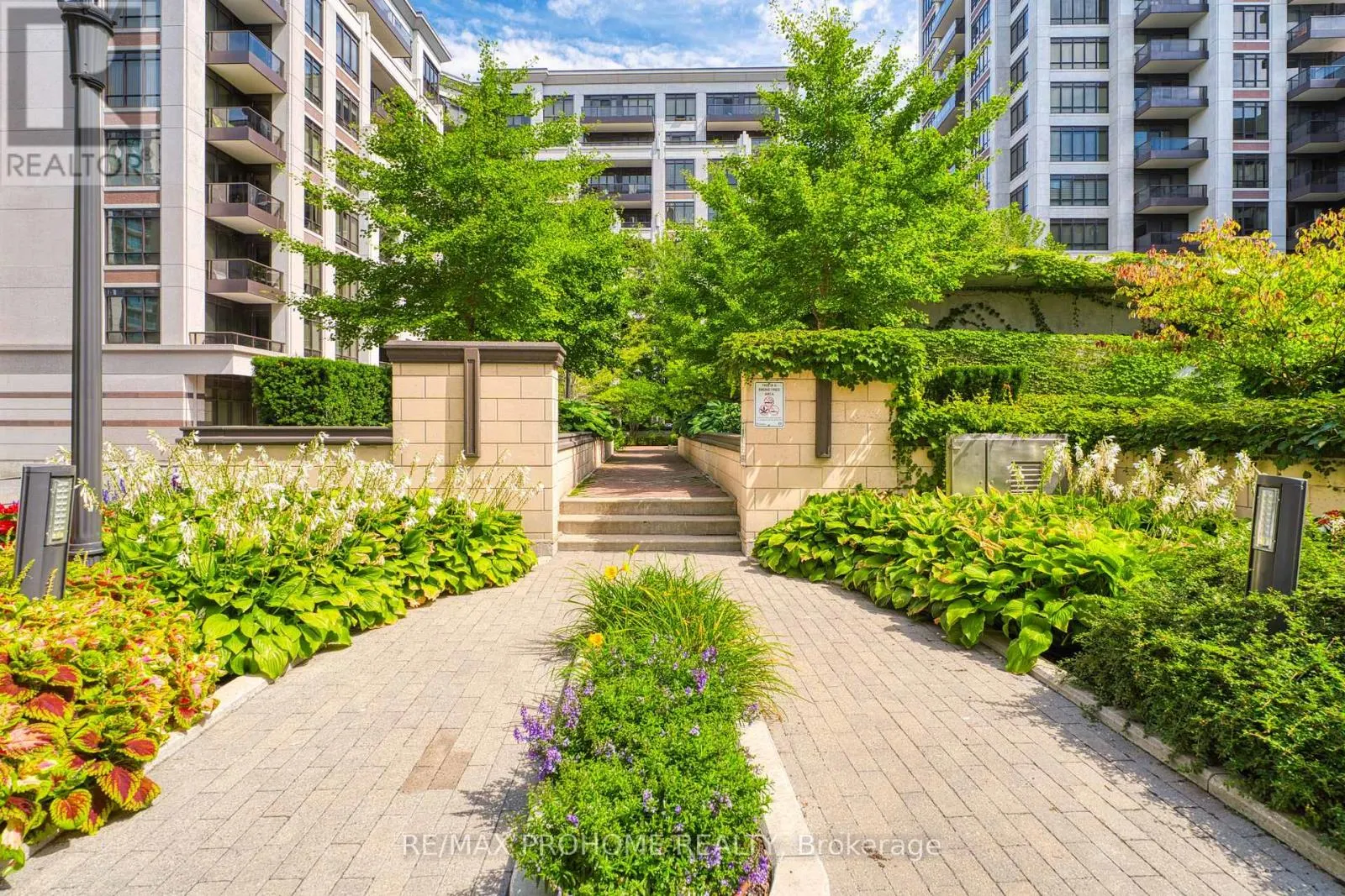 1112 - 33 CLEGG ROAD