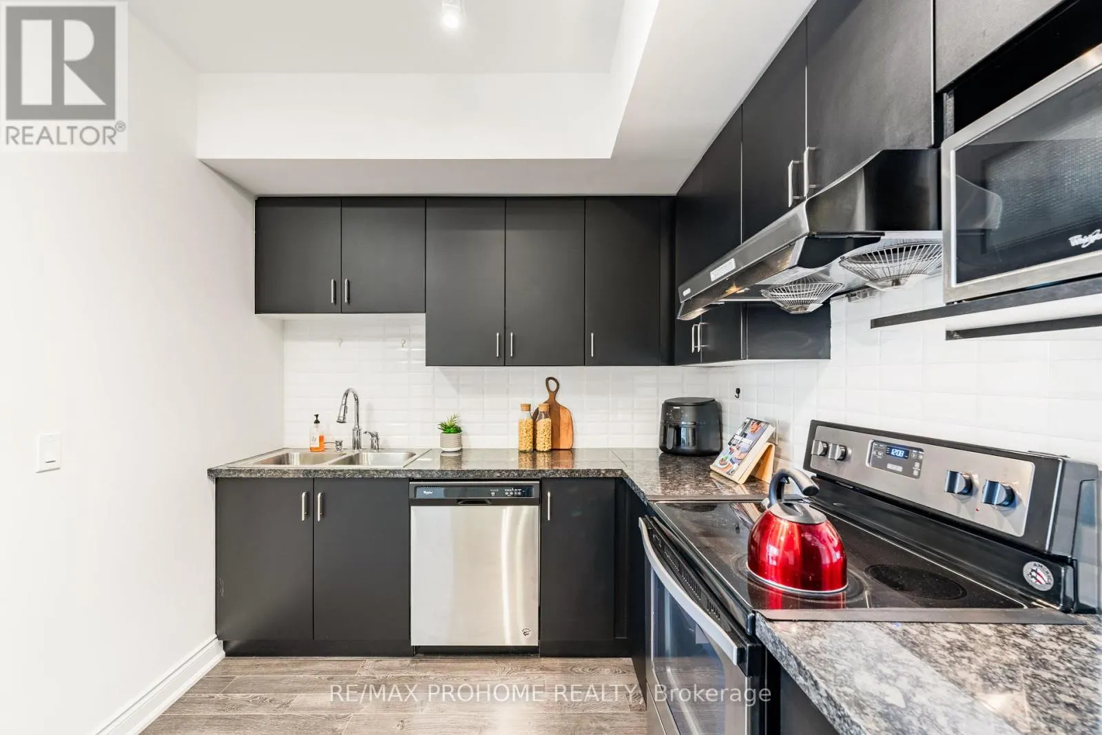 1112 - 33 CLEGG ROAD
