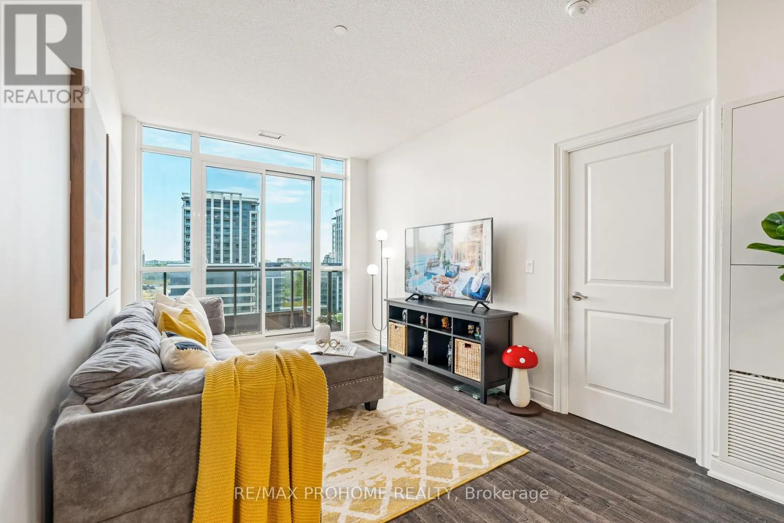 1112 - 33 CLEGG ROAD