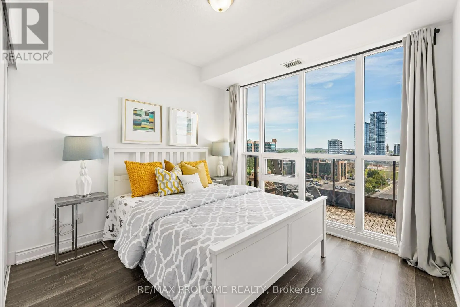 1112 - 33 CLEGG ROAD