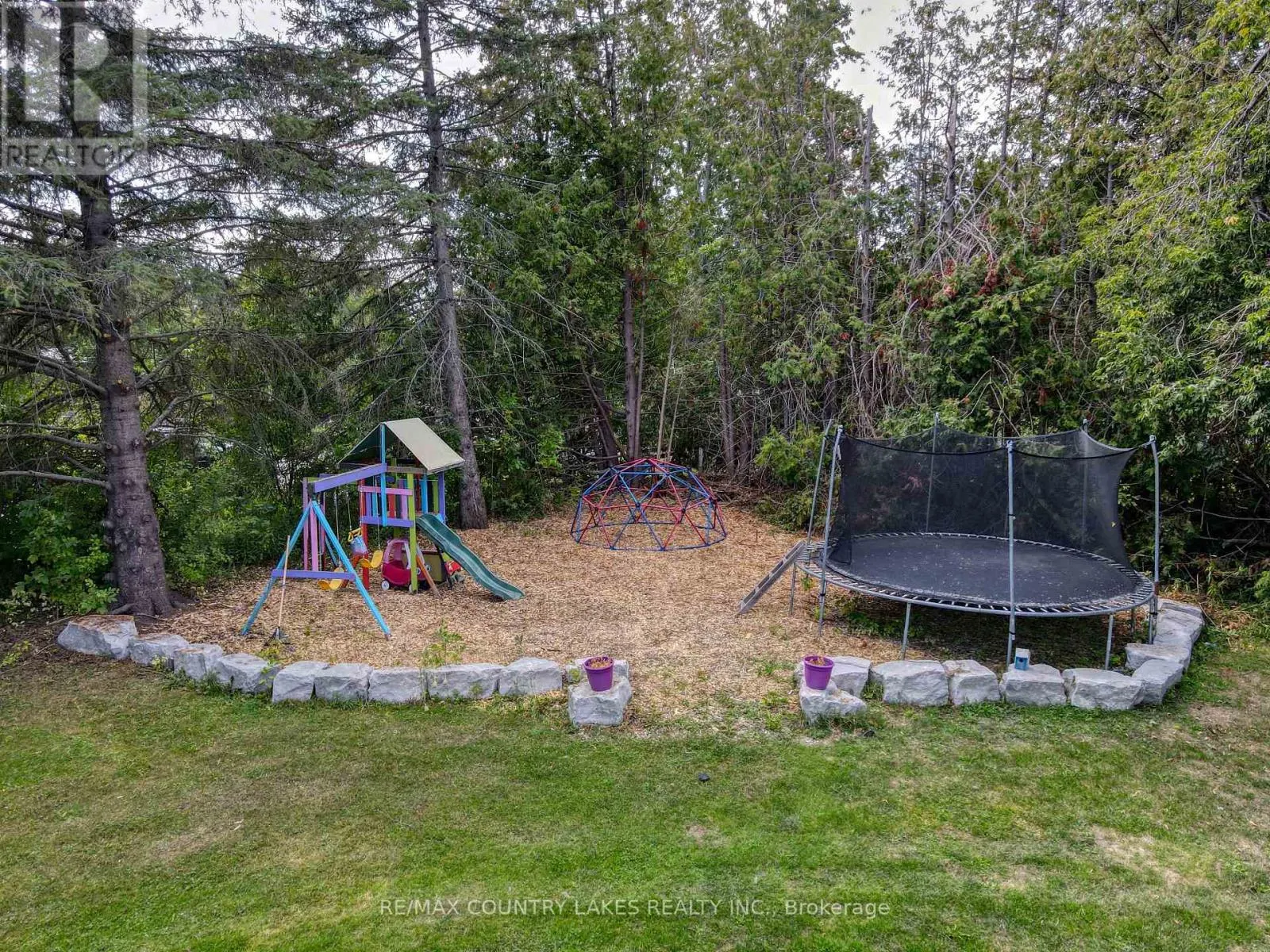 15 PATRICIA CRESCENT