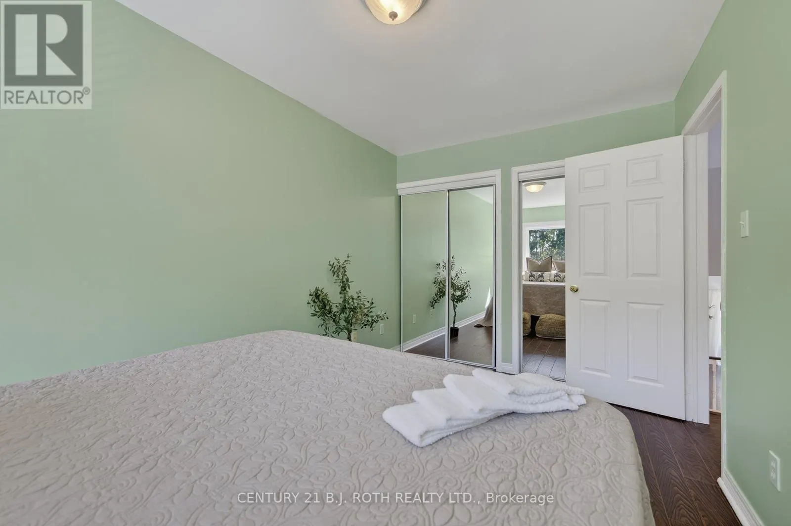 1005 GOSHEN ROAD
