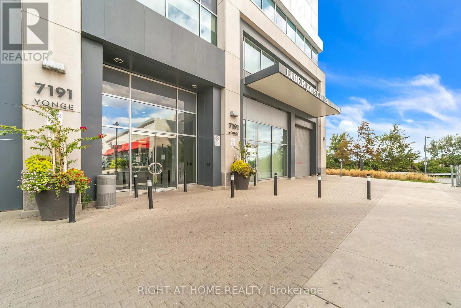 7191 YONGE STREET