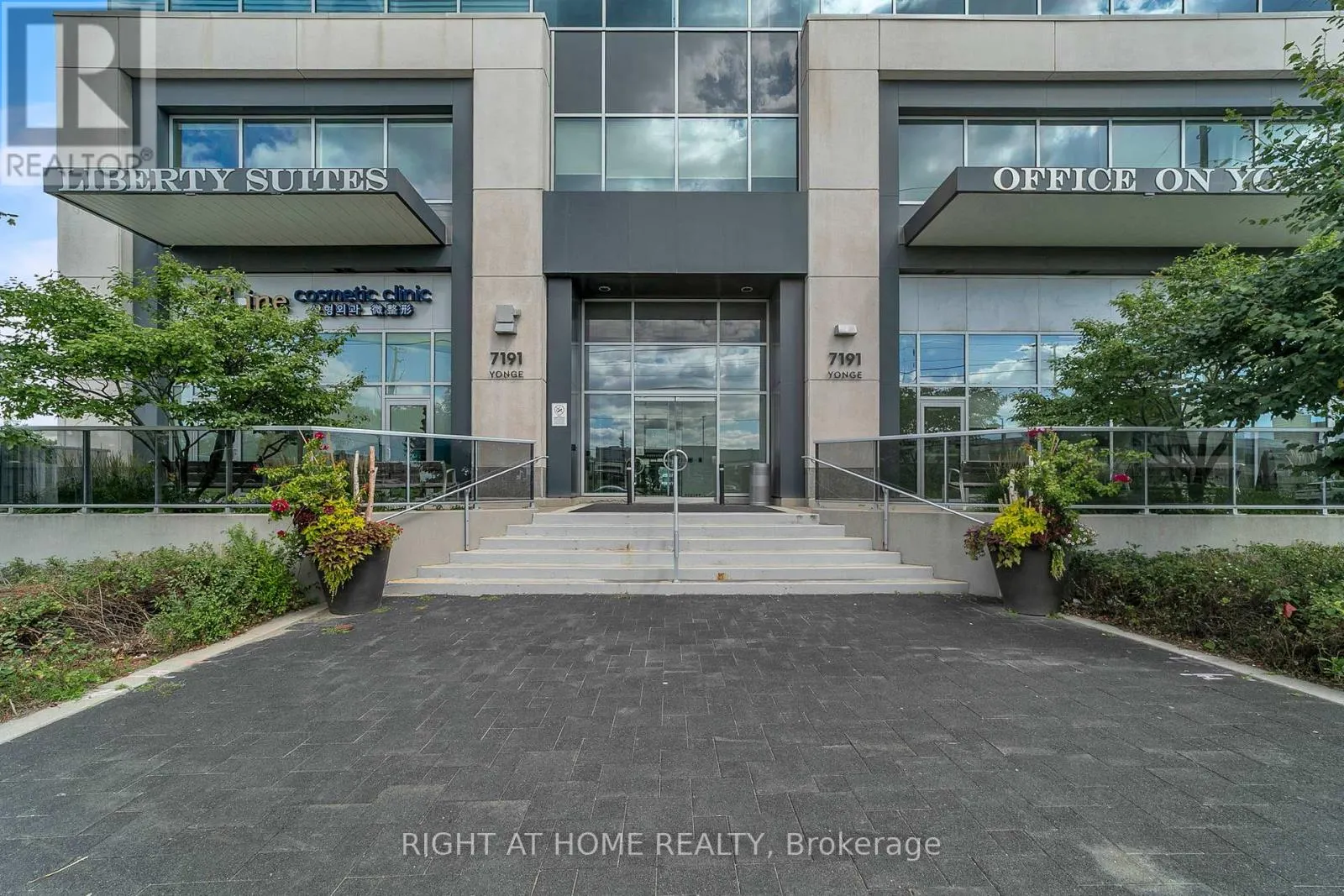 7191 YONGE STREET
