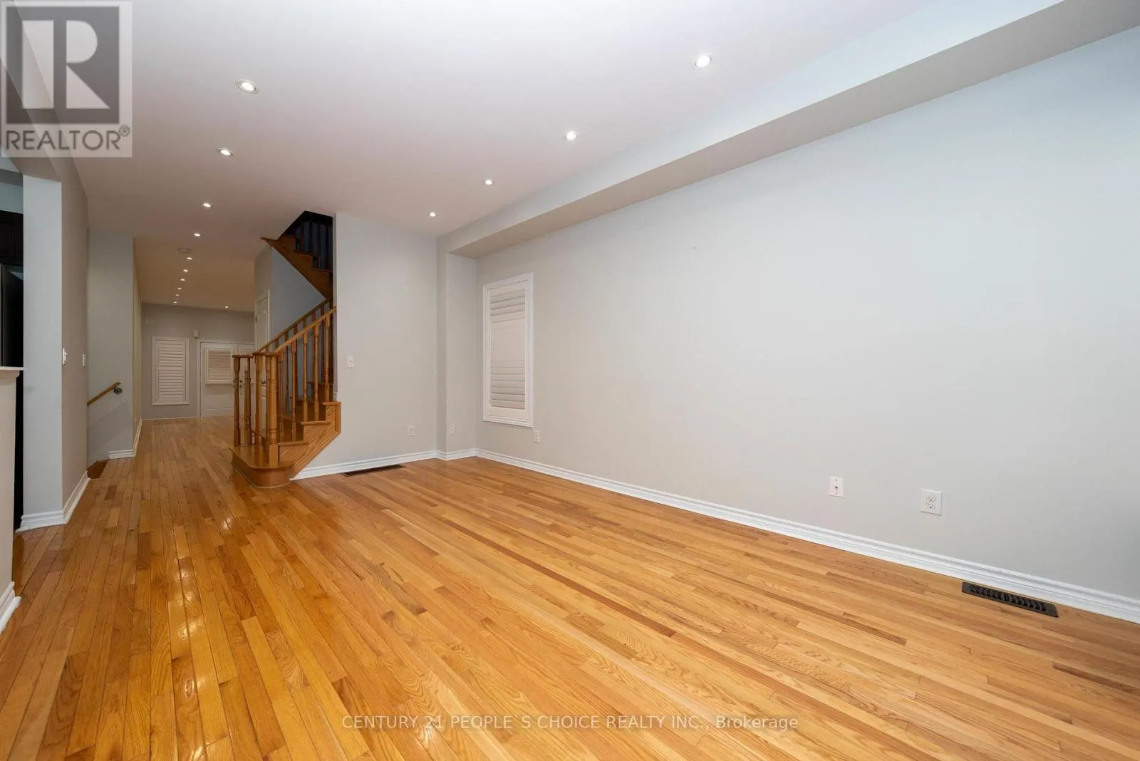 UPPER - 38 VETTESE COURT