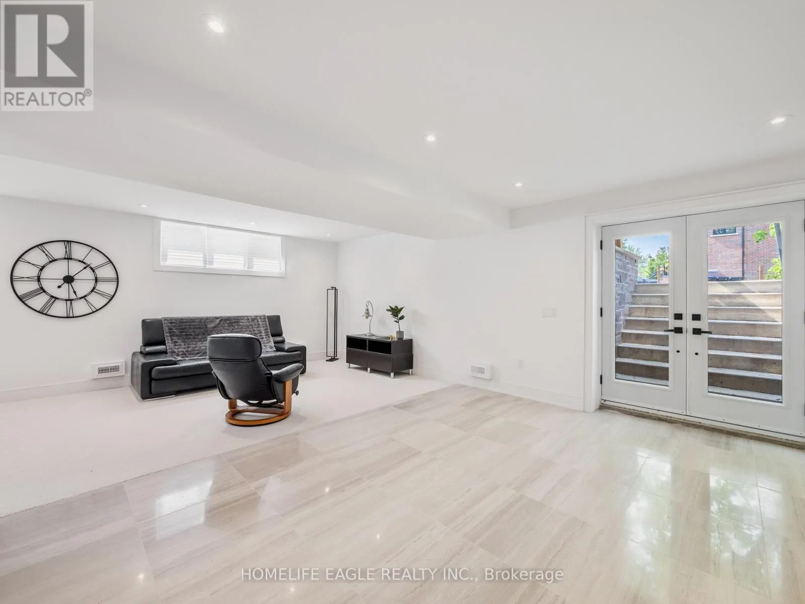 1242 KILLARNEY BEACH ROAD