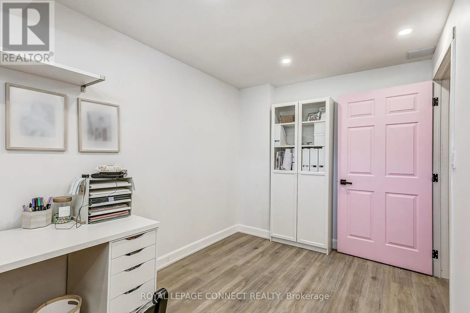 17 DON HADDEN CRESCENT