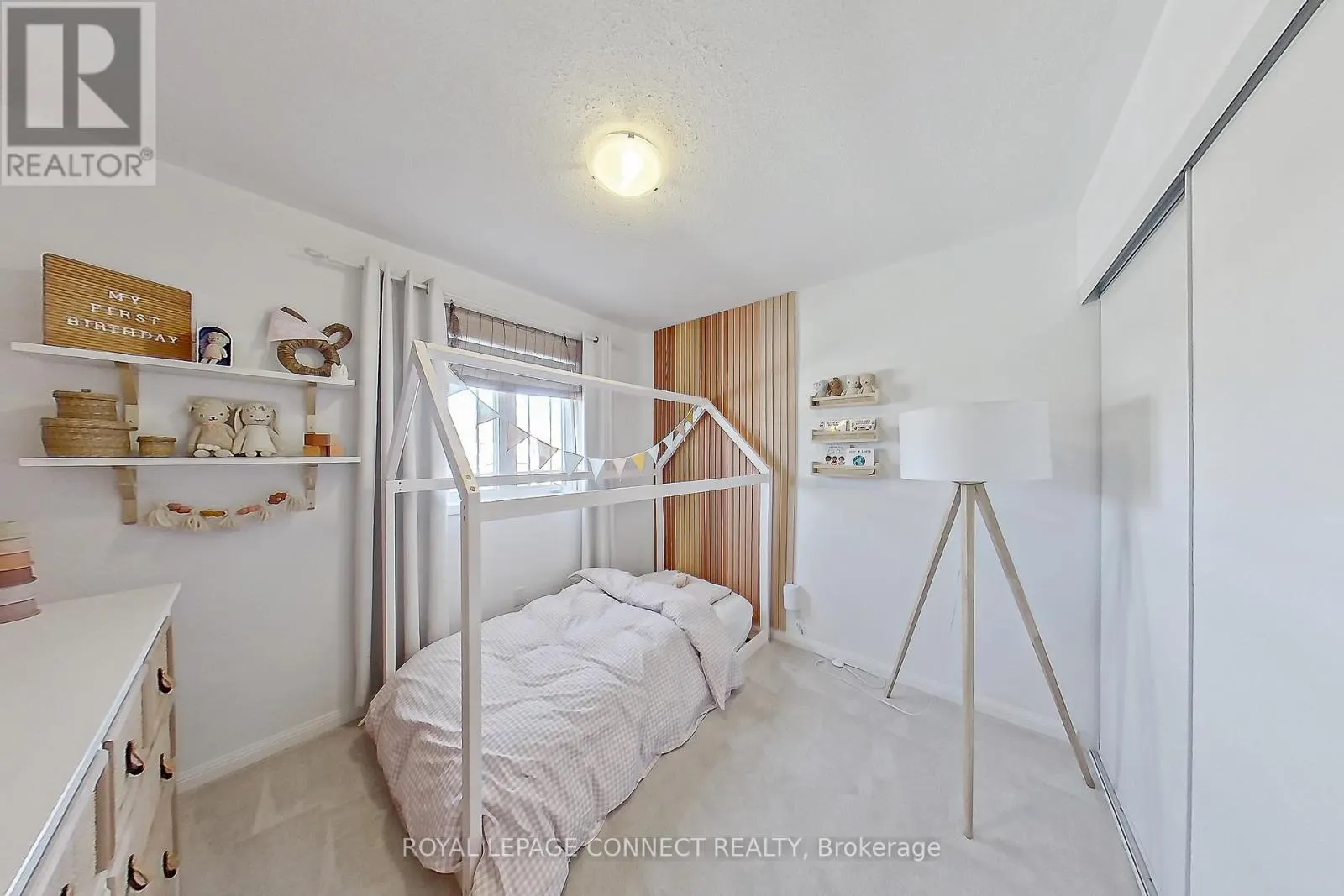 17 DON HADDEN CRESCENT