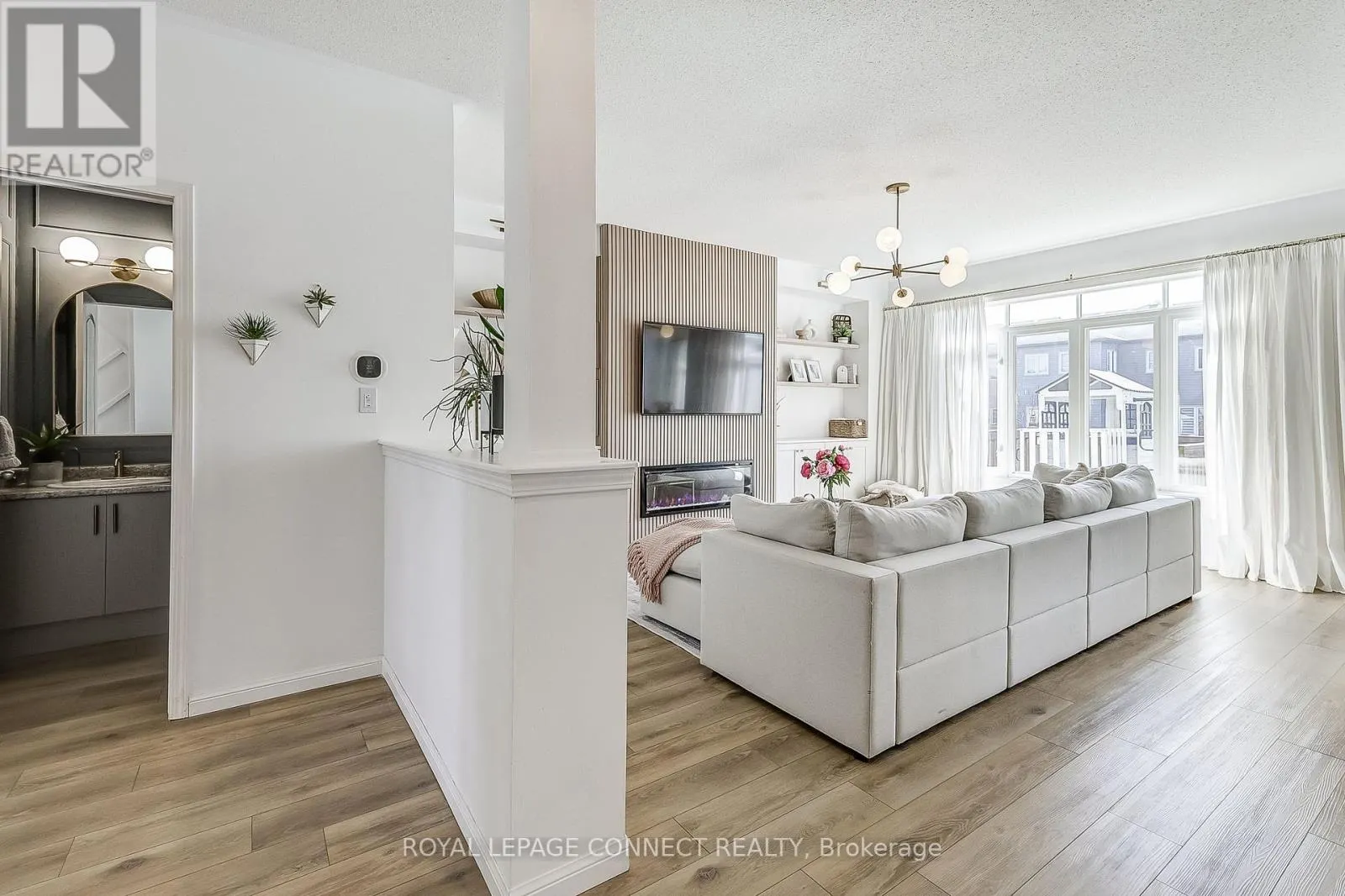 17 DON HADDEN CRESCENT