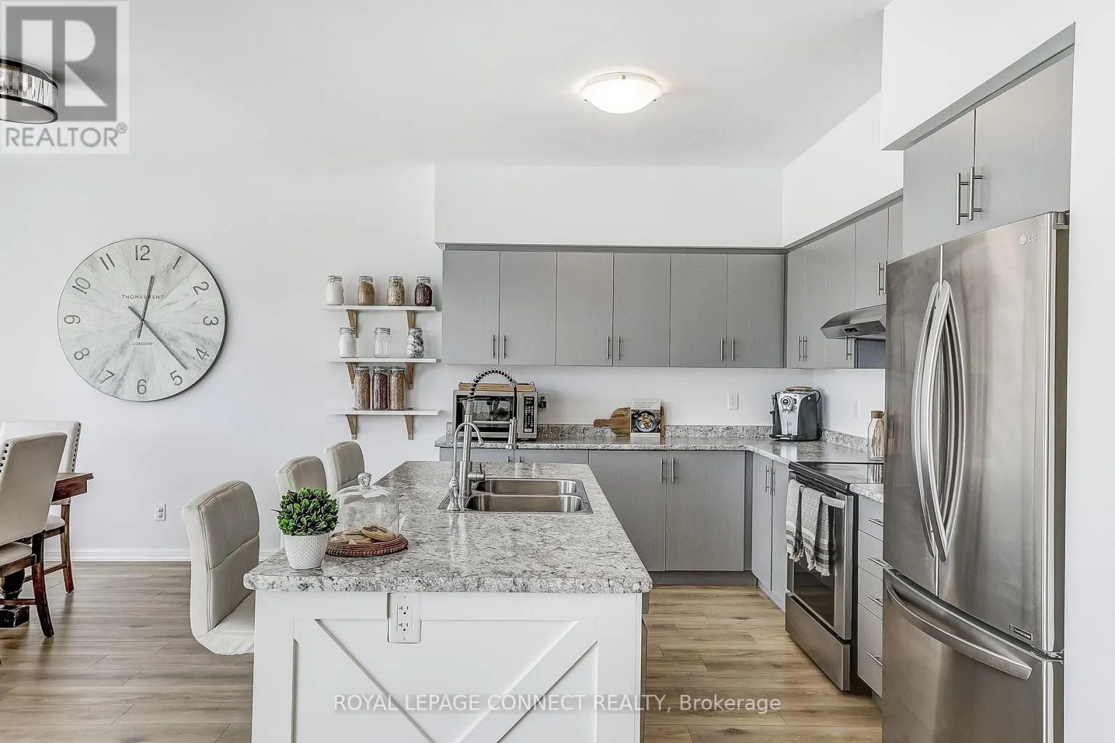 17 DON HADDEN CRESCENT