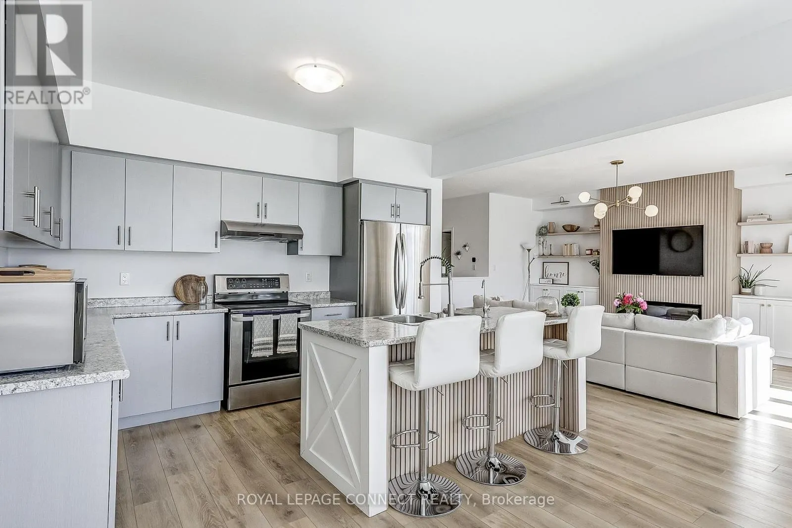 17 DON HADDEN CRESCENT