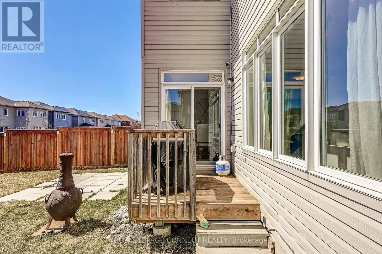 17 DON HADDEN CRESCENT
