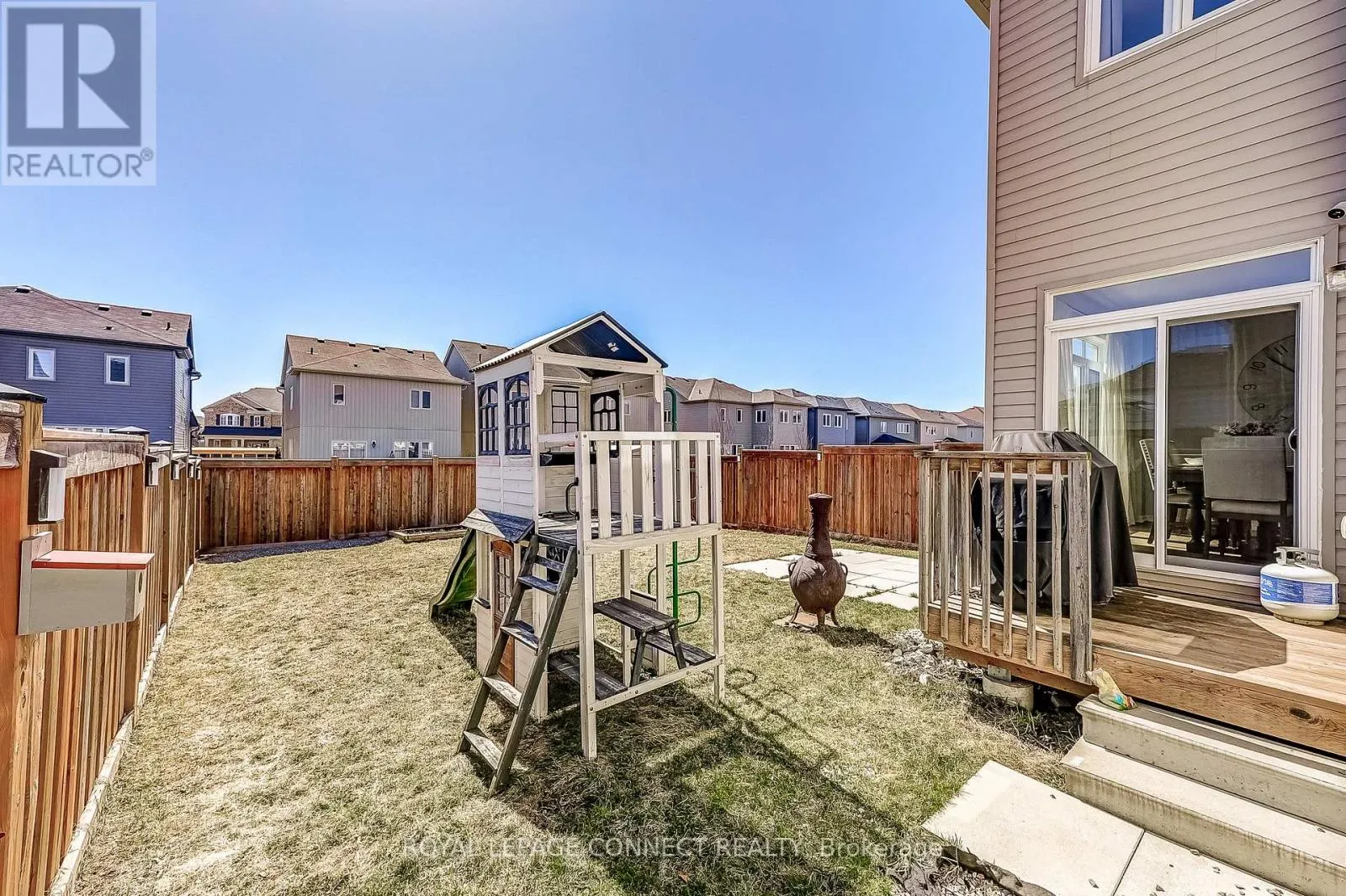 17 DON HADDEN CRESCENT