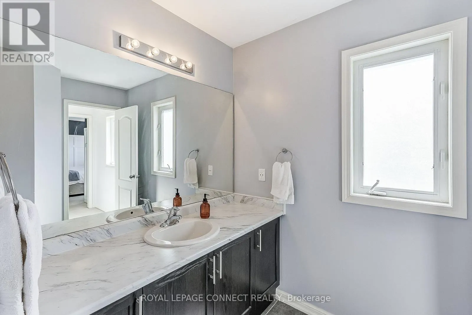 17 DON HADDEN CRESCENT