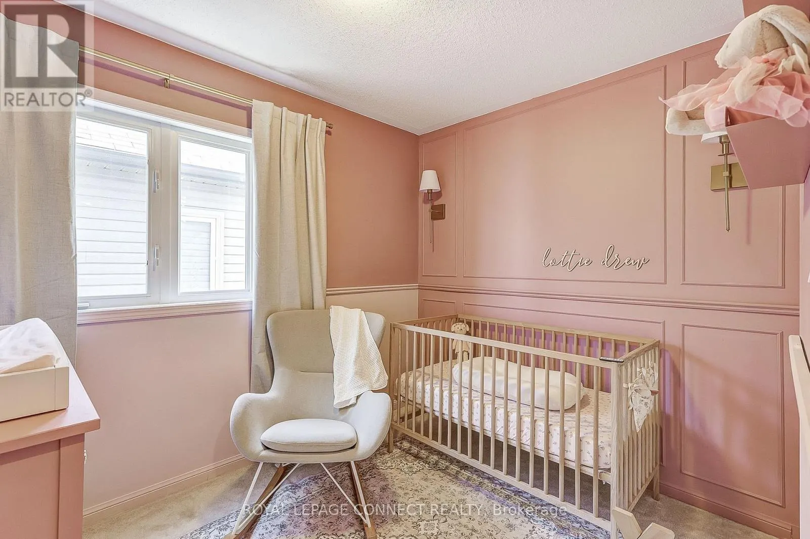 17 DON HADDEN CRESCENT