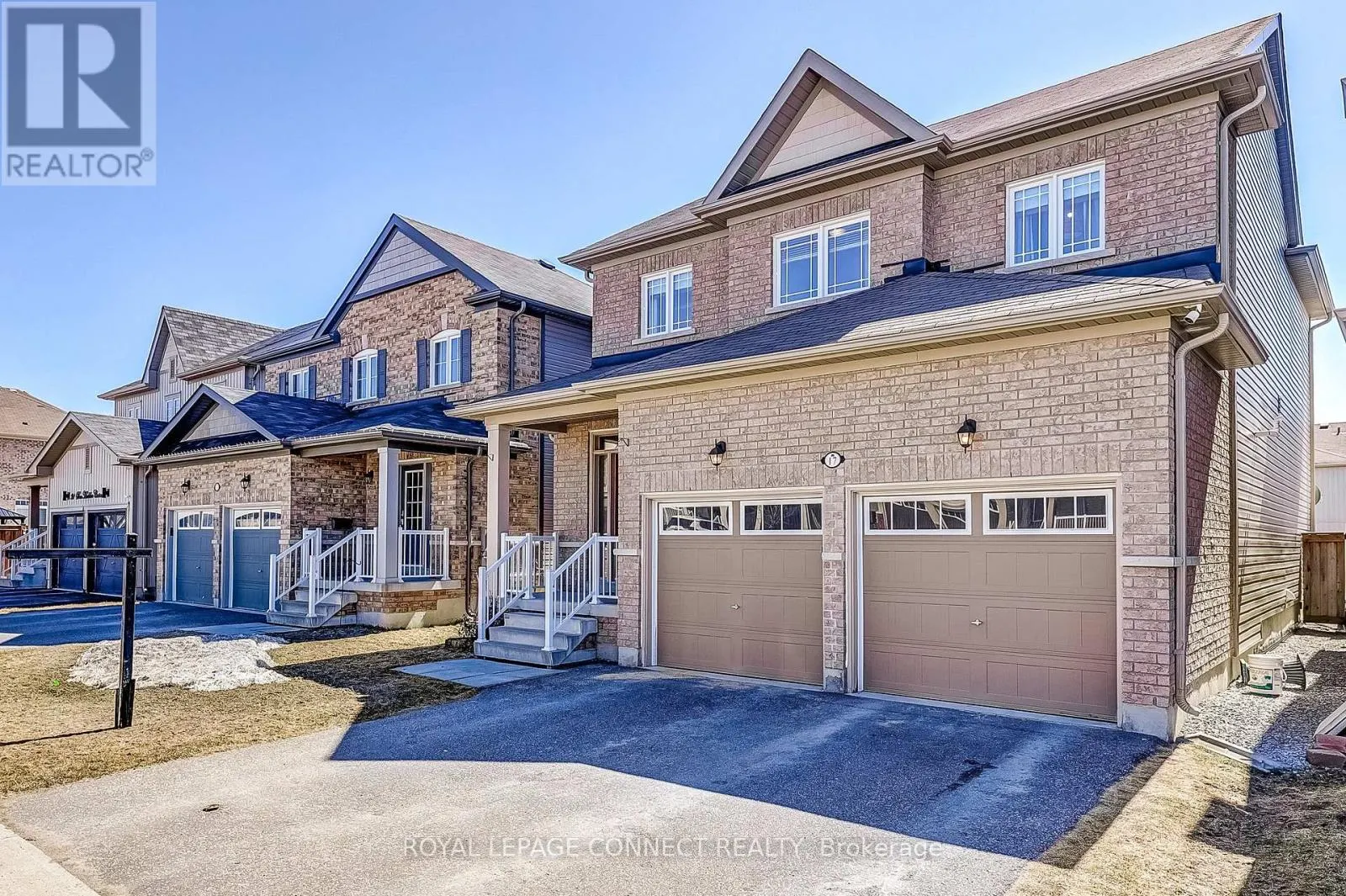 17 DON HADDEN CRESCENT
