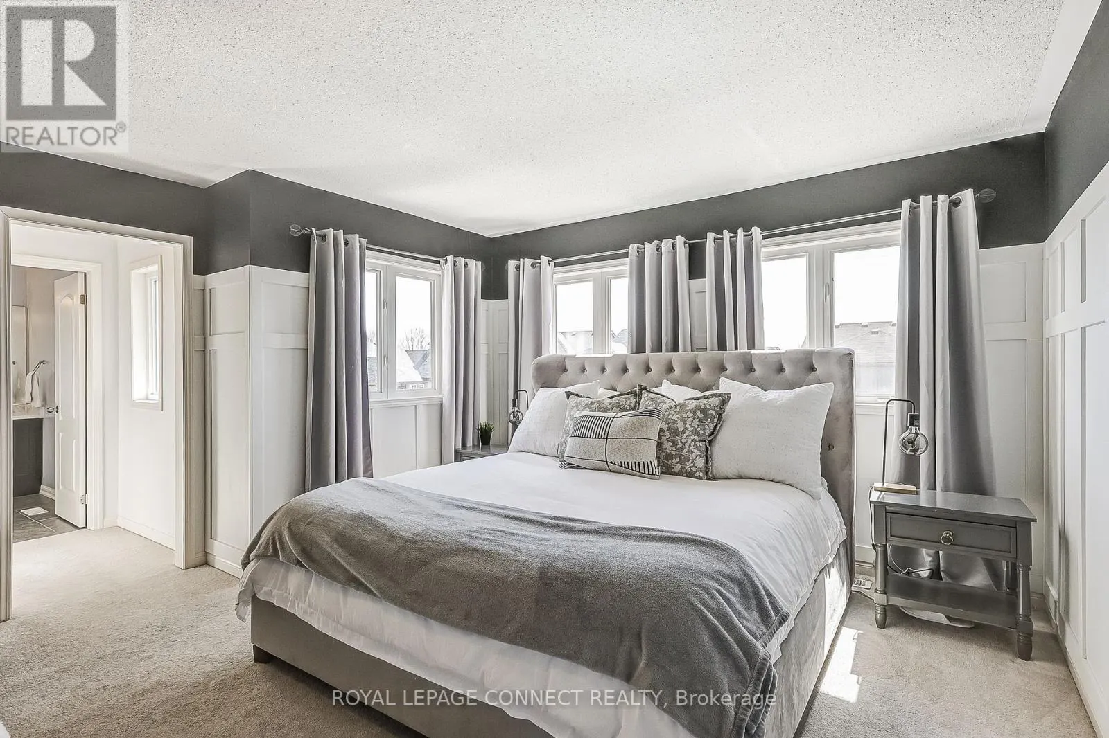 17 DON HADDEN CRESCENT