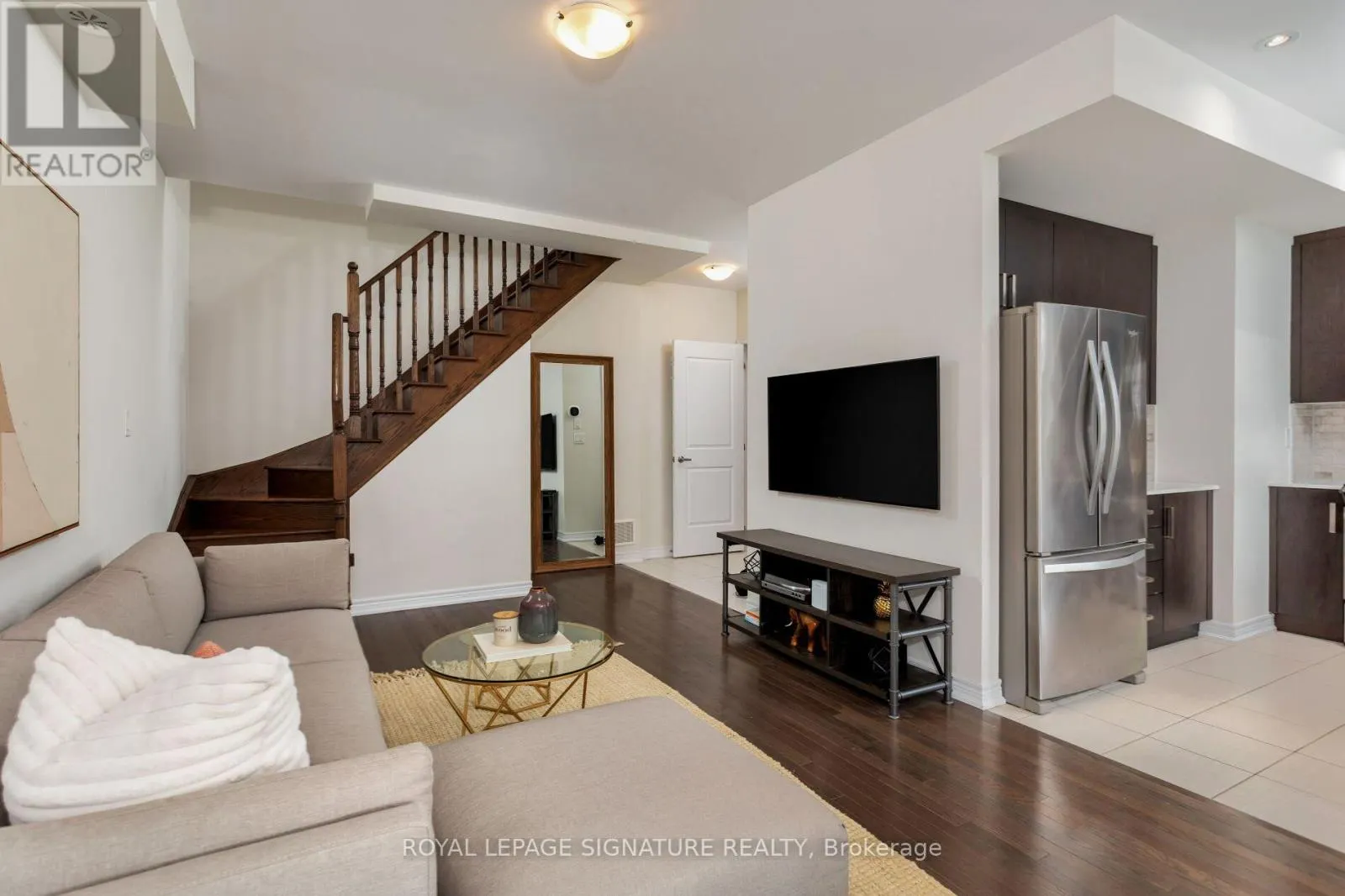 18 - 105 KAYLA CRESCENT E