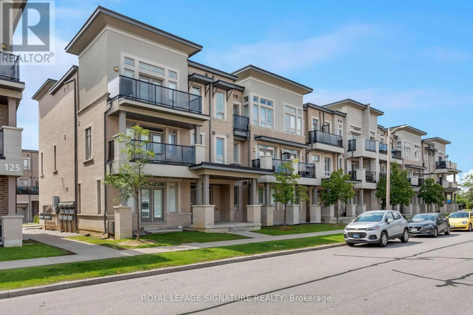 18 - 105 KAYLA CRESCENT E