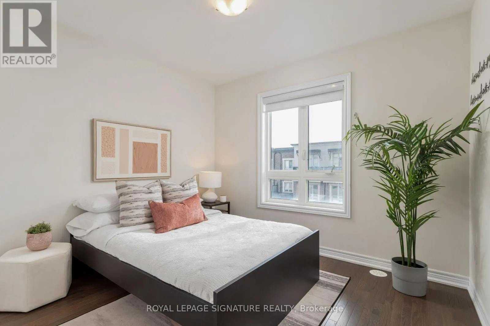 18 - 105 KAYLA CRESCENT E