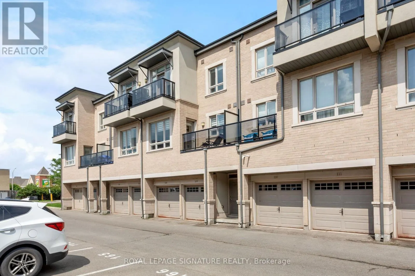 18 - 105 KAYLA CRESCENT E