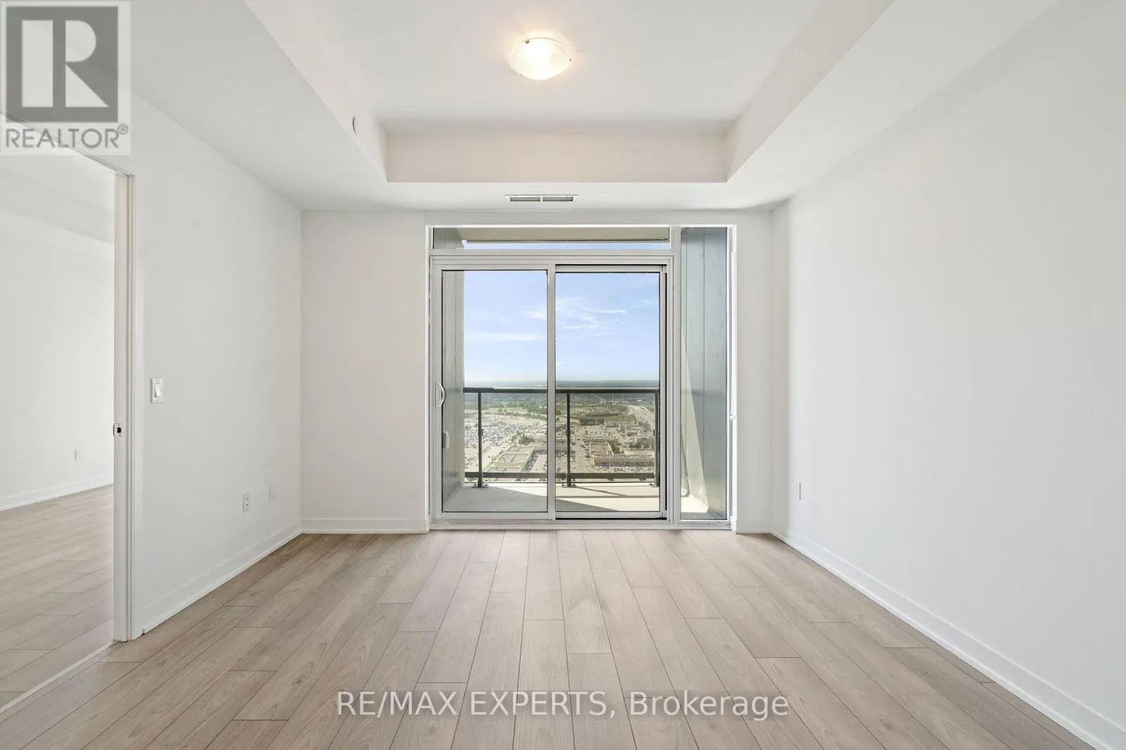 2521 - 10 ABEJA STREET