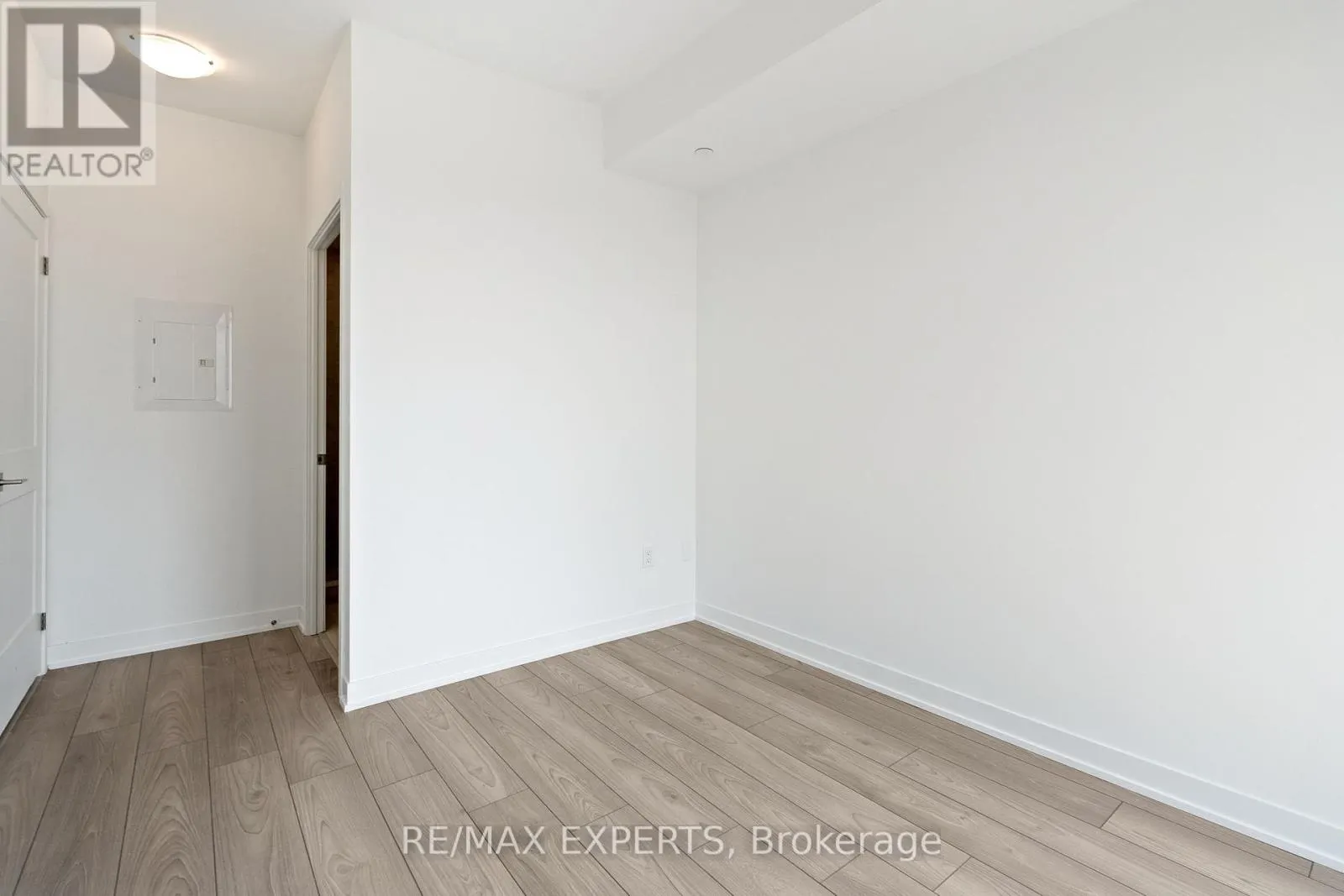 2521 - 10 ABEJA STREET