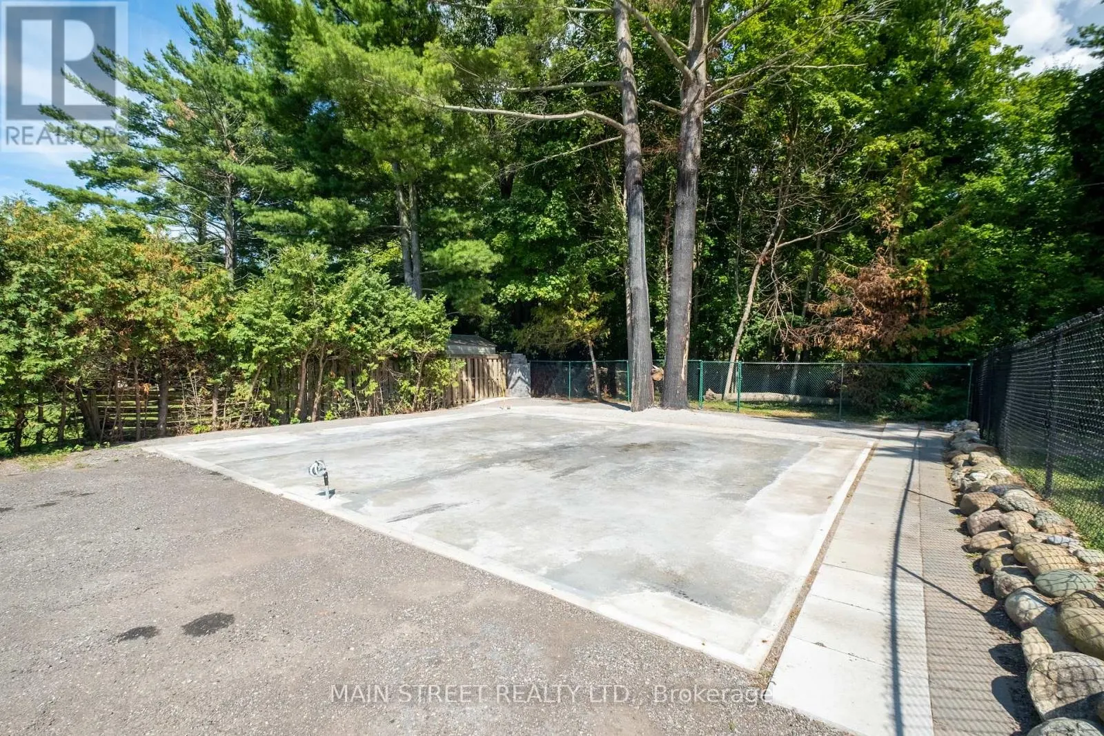 23 SUNNIDALE BOULEVARD E