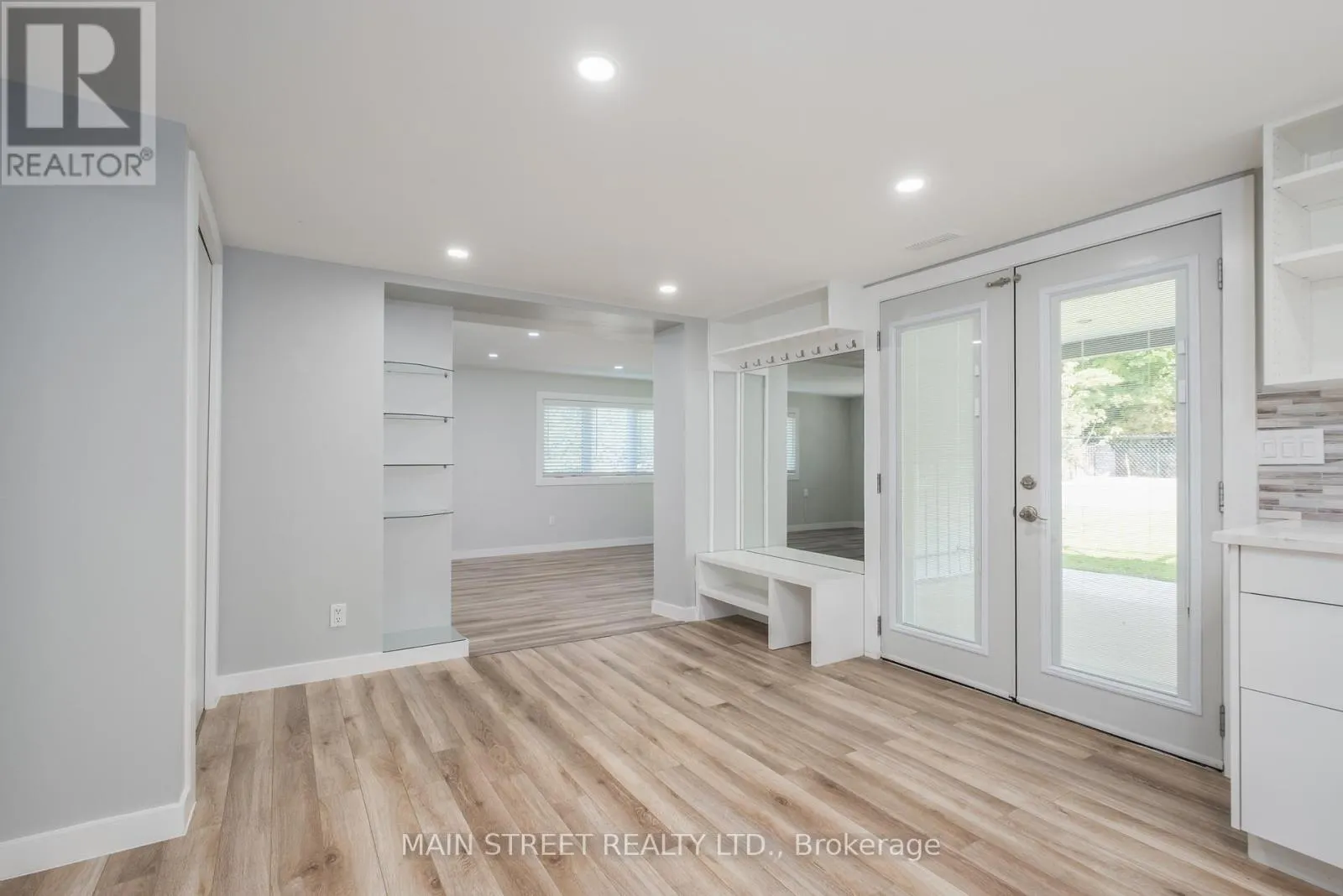 23 SUNNIDALE BOULEVARD E