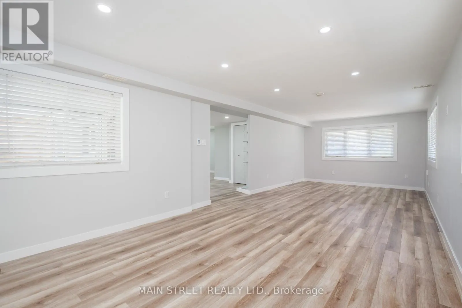 23 SUNNIDALE BOULEVARD E
