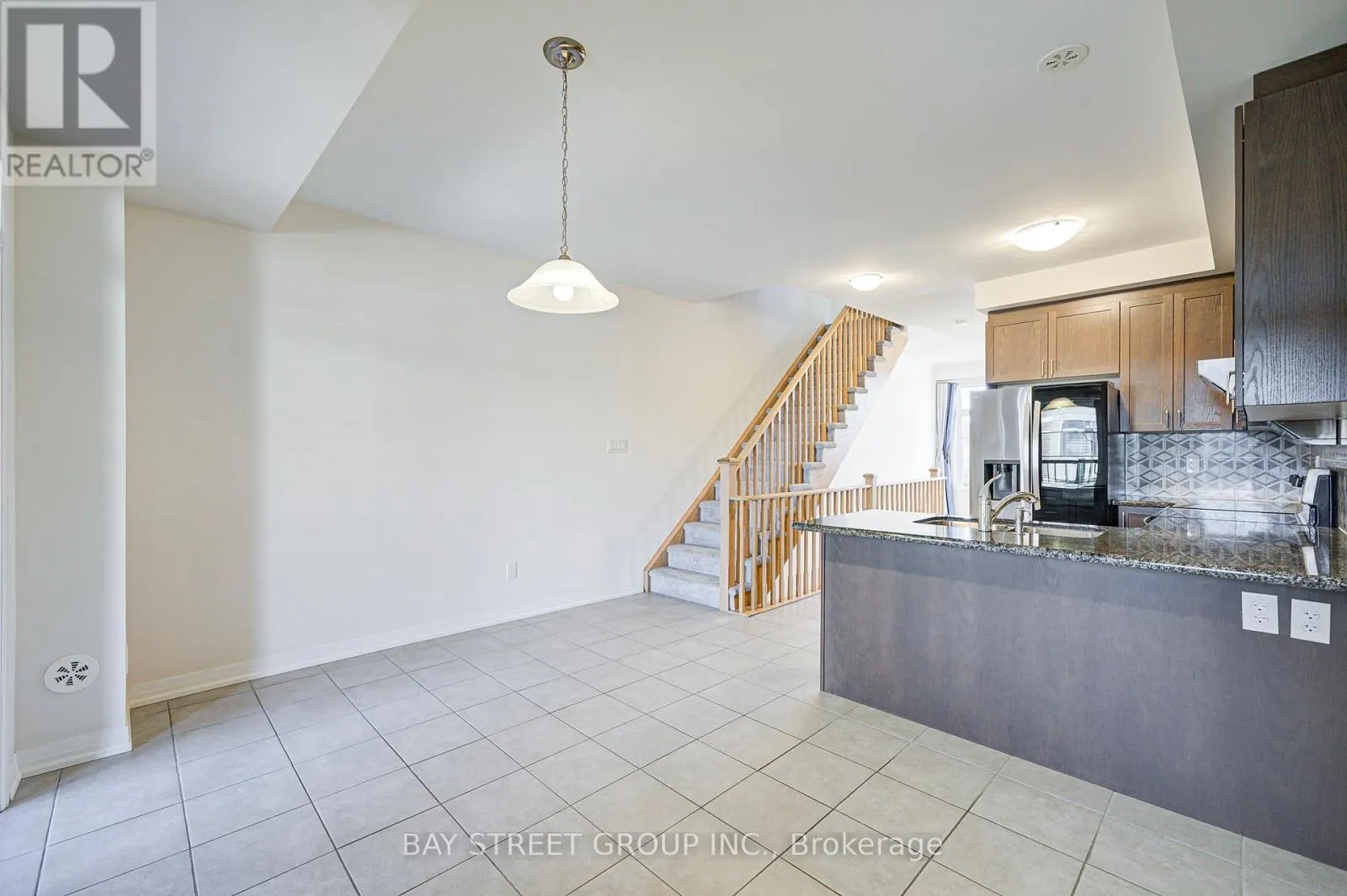 3 CARNEROS WAY