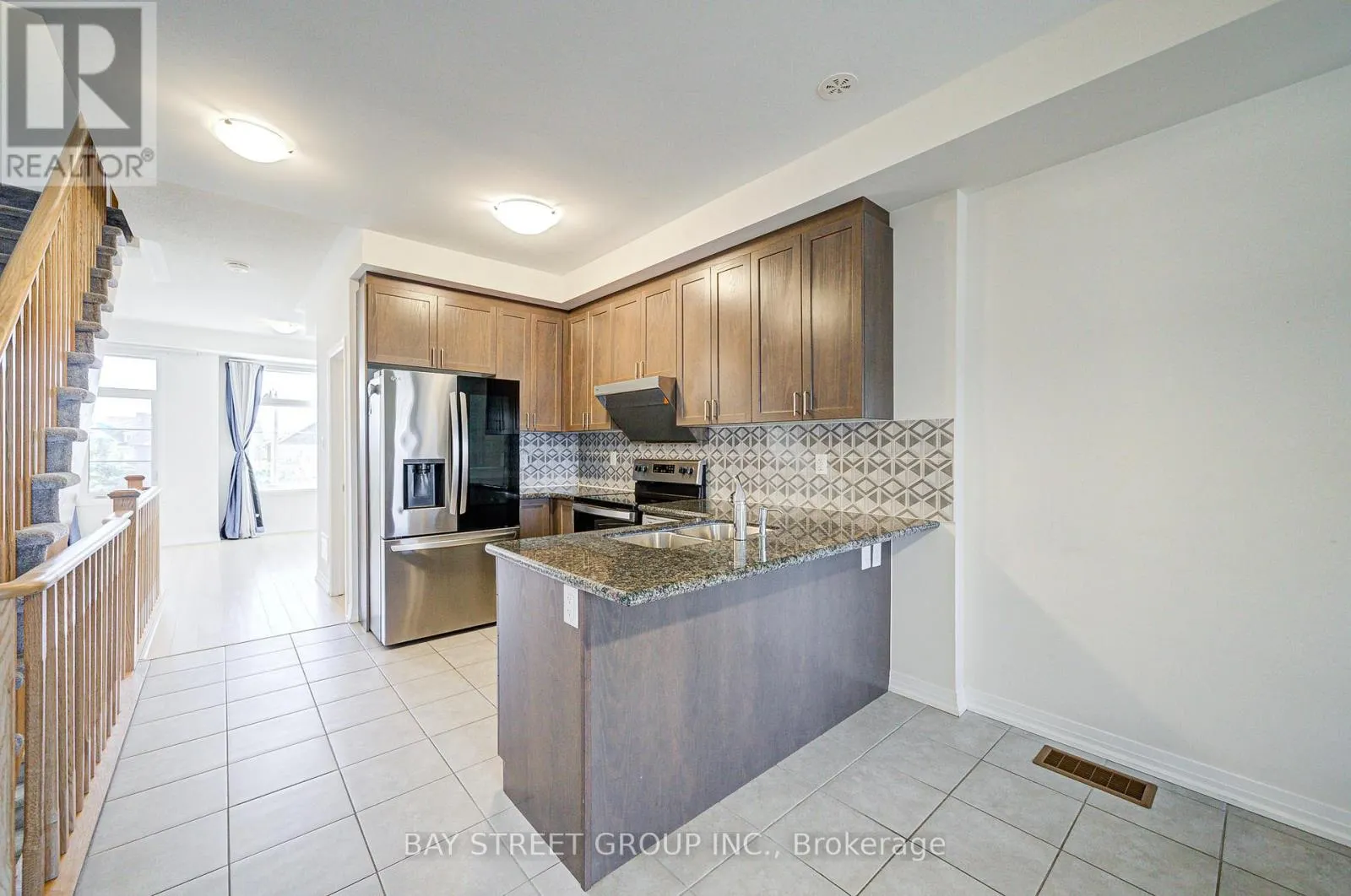 3 CARNEROS WAY